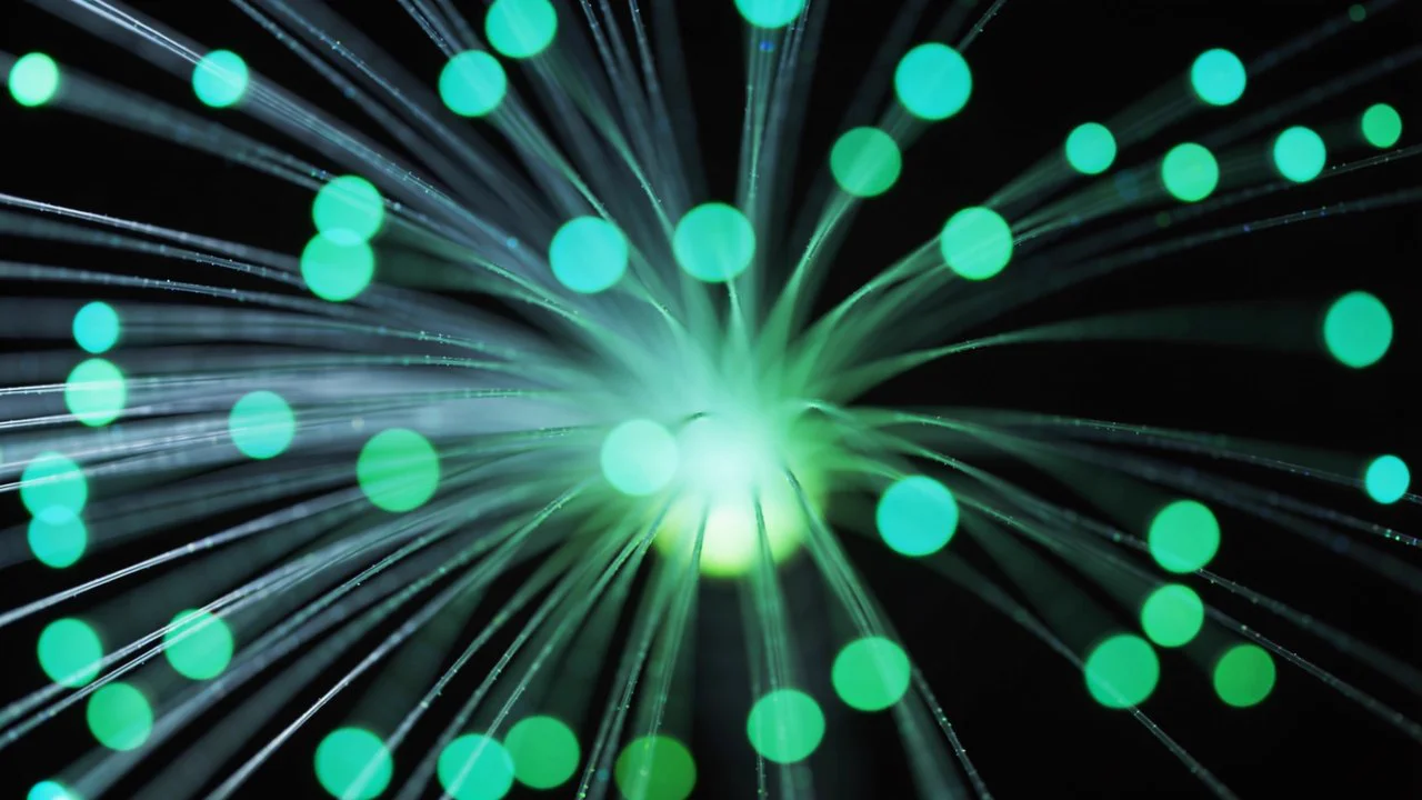 Leuchtende Glasfaser-Stränge – Symbol für schnelles Internet