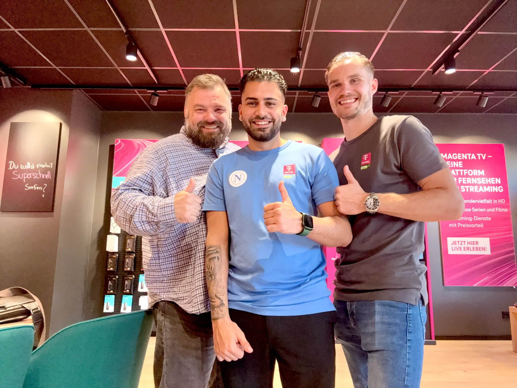 Das greem Team im Telekom Shop Mühlheim am Main